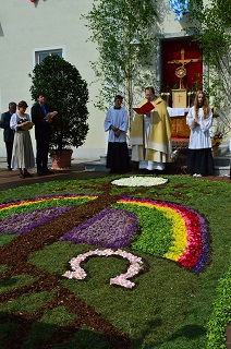 Foto von der Prozession am Kolpingaltar